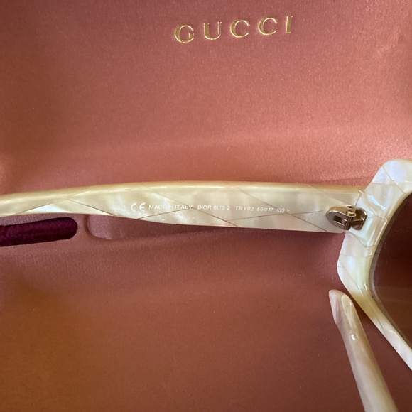 Beautiful Vintage Authentic Dior Sunglasses With Velvet Gucci Case - Picture 5 of 10